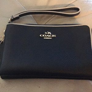 Coach wristlet: blue double zipped.